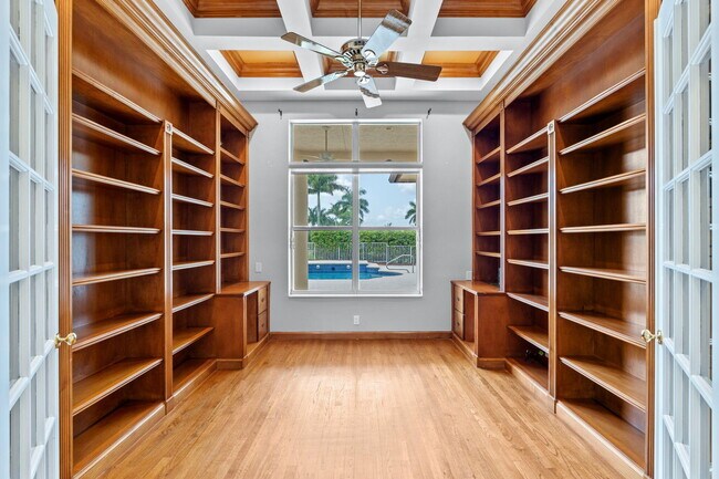 Building Photo - 3250 Palm Beach Point Blvd
