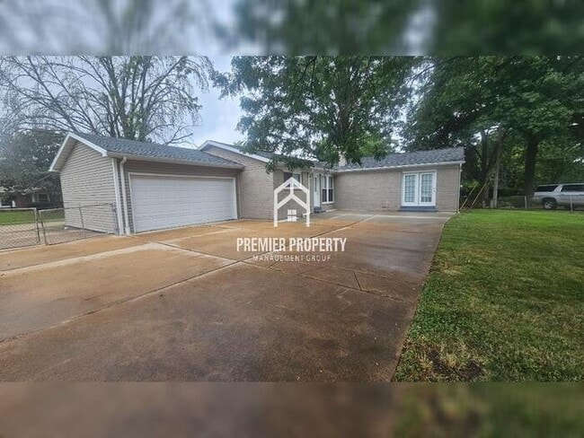 Building Photo - 2625 Dresden Dr