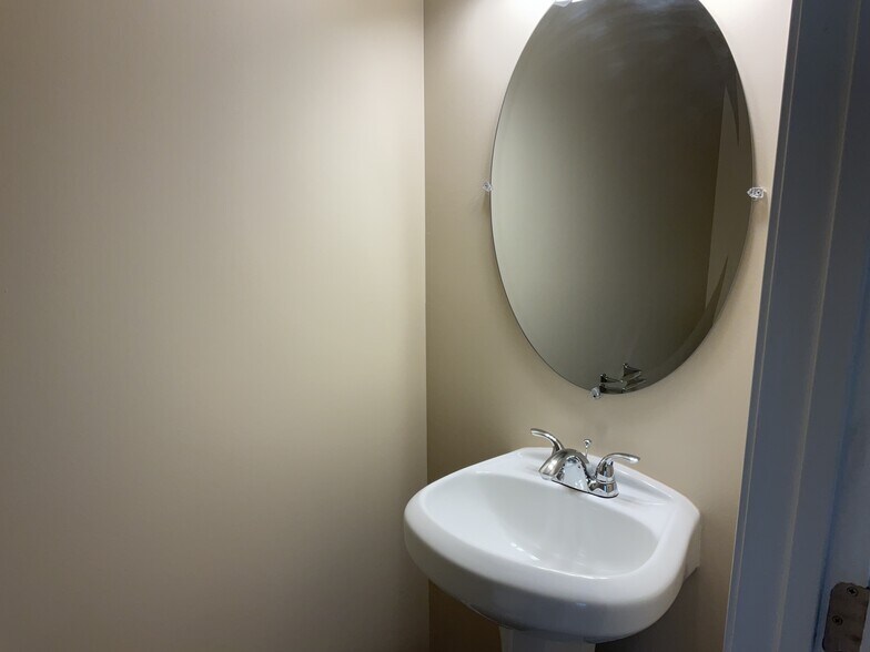 Building Photo - 473 John Hancock Ct