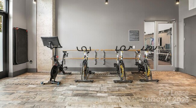 Building Photo - 145 New Bern St