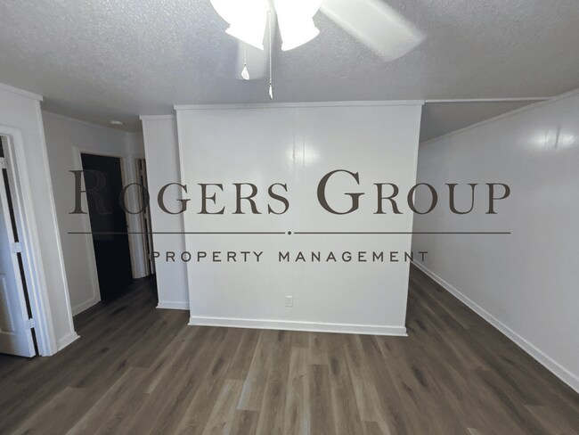 Building Photo - #450 - 543-545 Horner St Duplex