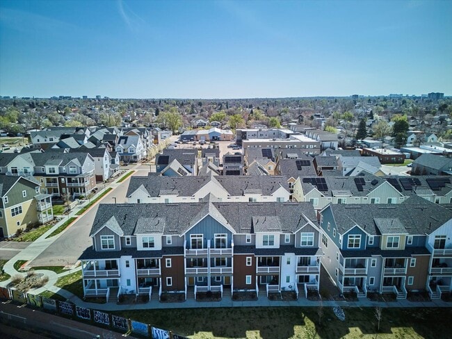 Building Photo - 2862 S Galapago Ct