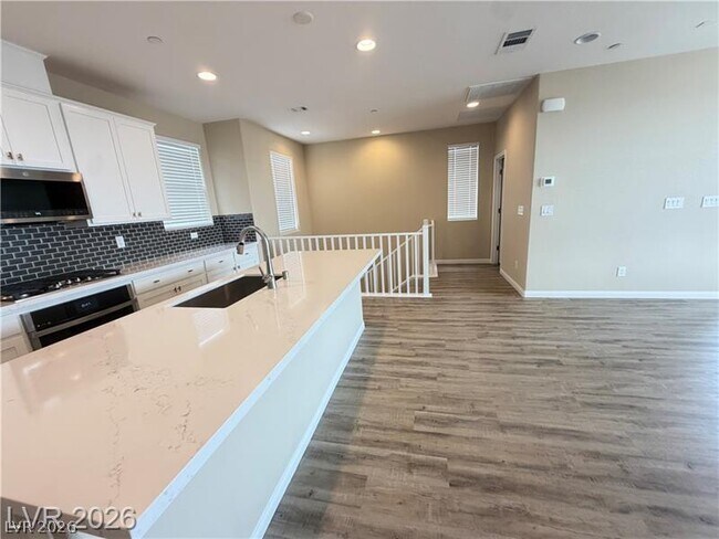 Building Photo - 1741 N Desert Foothills Dr