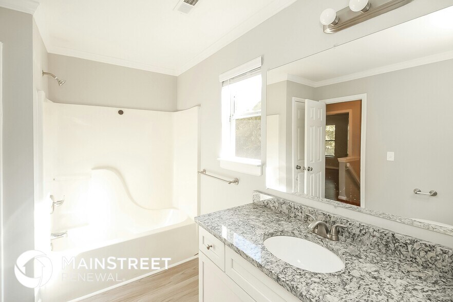 Building Photo - 2190 Surrey Trail