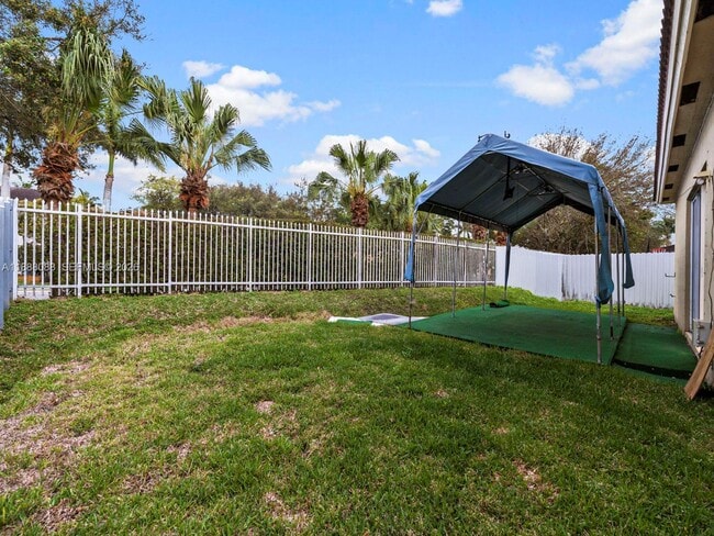 Building Photo - 2247 Portofino Ave