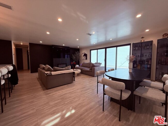 Building Photo - 16047 Bryant St