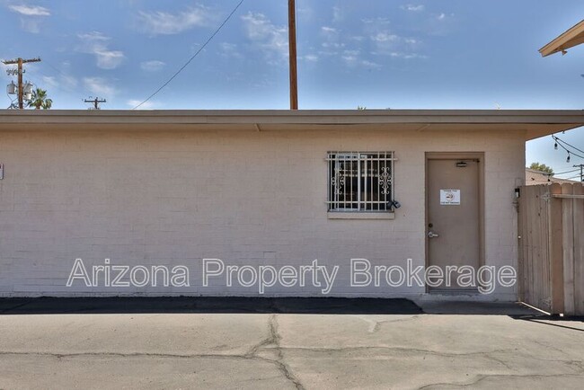 Building Photo - 3934 E Piccadilly Rd