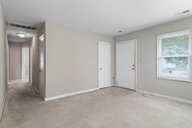 Building Photo - 503 Woodfin Rd