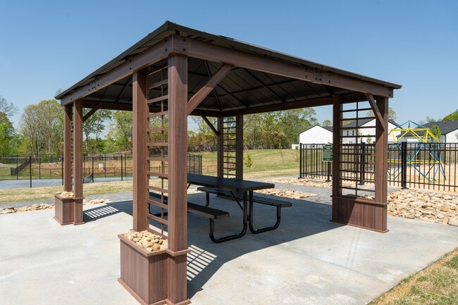 Building Photo - 4007 Cedar Fls Ln