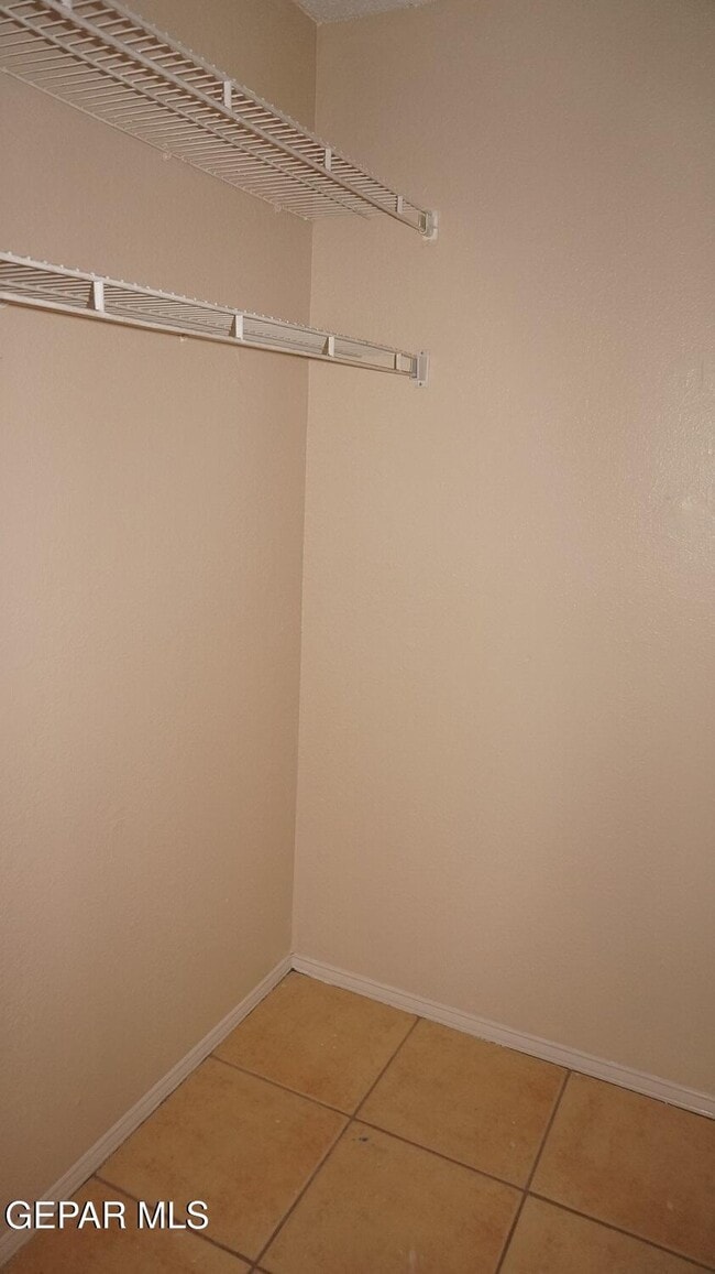 Building Photo - 6069 Bridalveil Dr