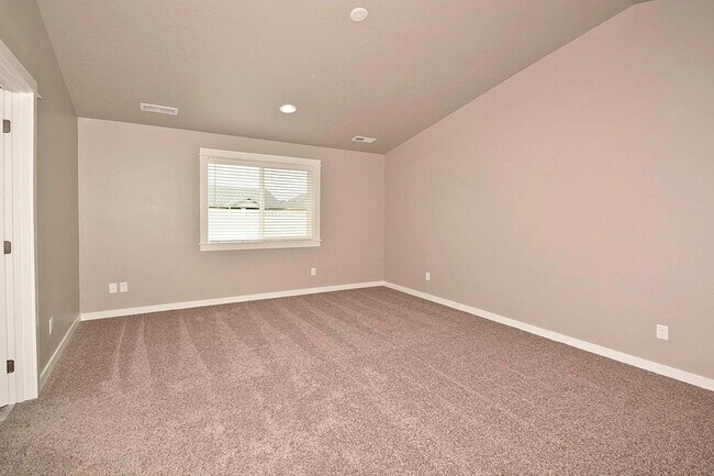 Building Photo - Single Level 3 Bedroom 3 Bathroom Home in South Meridian