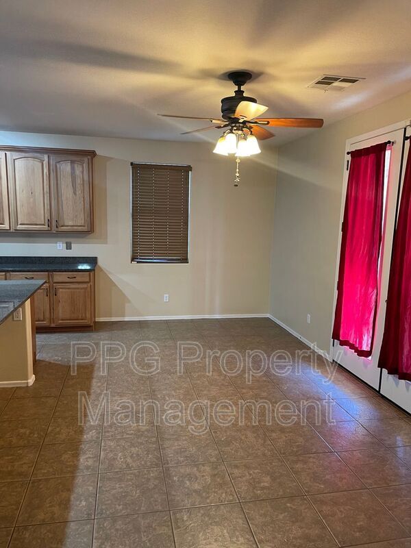 Building Photo - 11824 N 144th Dr