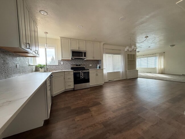 Building Photo - 9375 CO-66