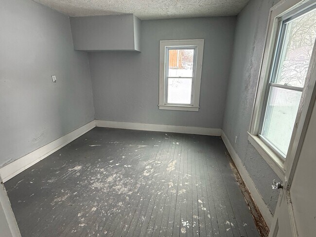 Building Photo - 174 Colony Crescent