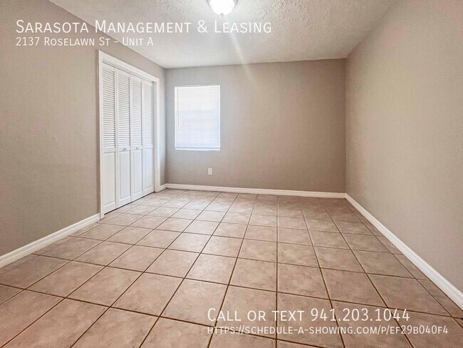 Building Photo - 2137 Roselawn St