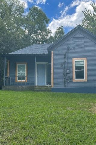 Primary Photo - 2222 W Bond St