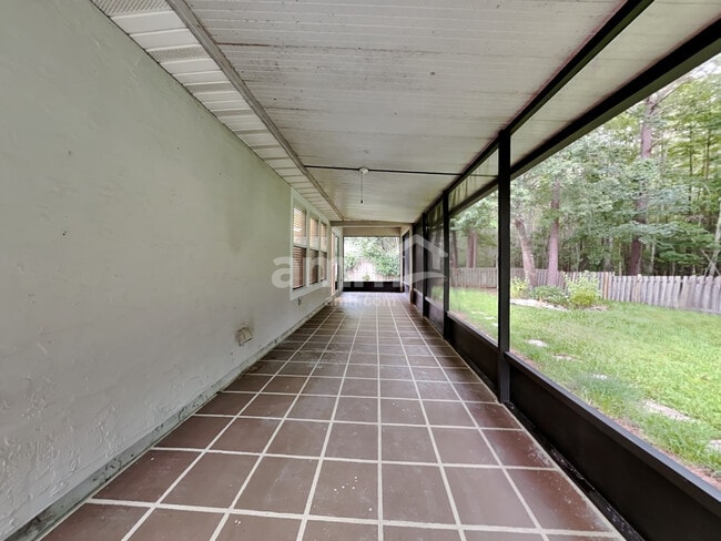 Building Photo - 2120 Pebble Creek Ln