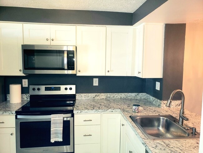 Building Photo - 5826 Whitfield Ct