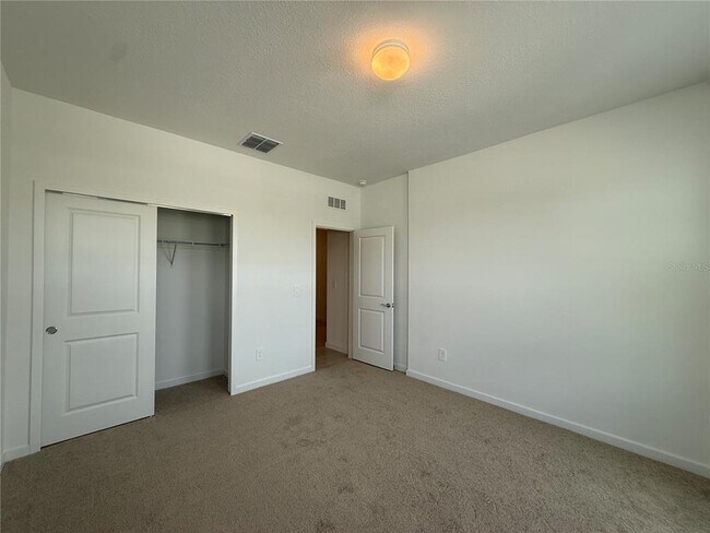 Building Photo - 3915 Big Sky Dr