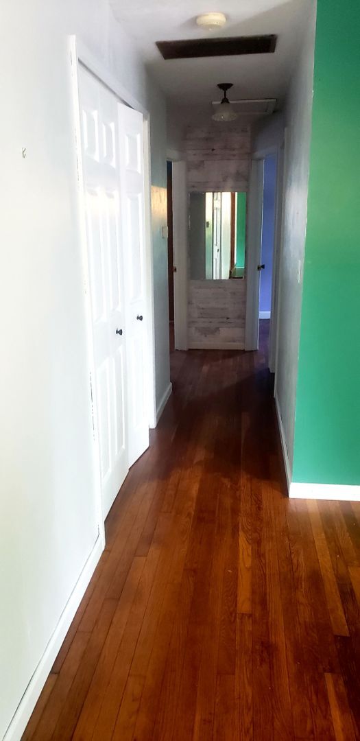 Building Photo - 3 bedroom, 1 bath Home: Located in Elletts...