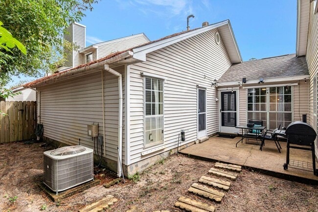 Building Photo - 632 Emerald Ln