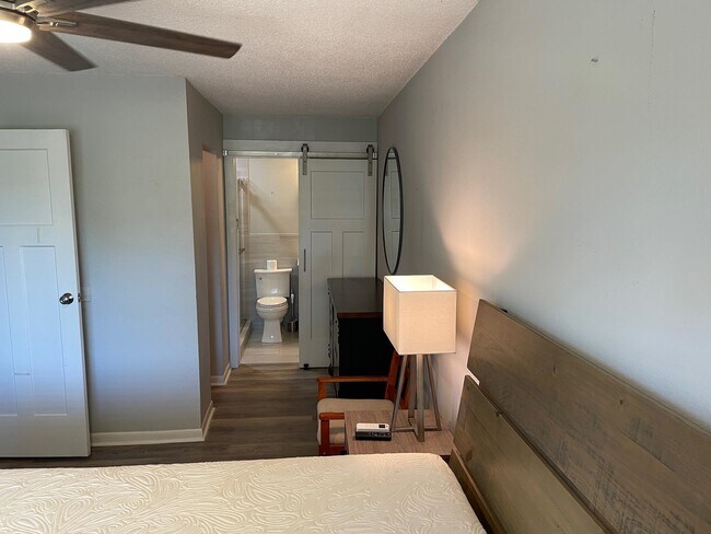 Building Photo - 403 Hayden Rd