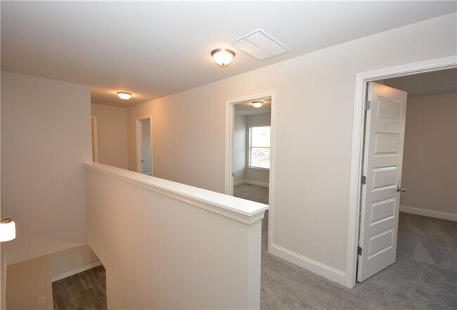 Building Photo - 232 Hellen Vly Dr