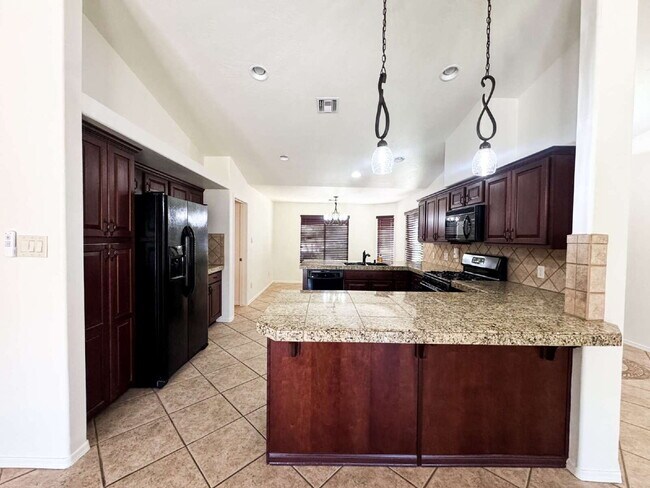 Building Photo - For Rent: 3-bedroom, 2-bathroom home in Barkley Ranch