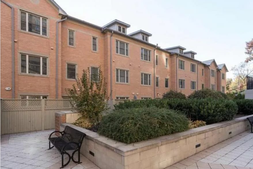 Building Photo - 2237 Fairfax Dr