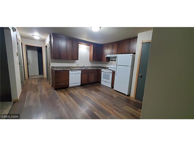 Building Photo - 308 Willow St