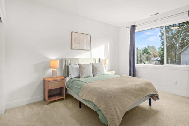 Building Photo - 5891 SW 67th Pl