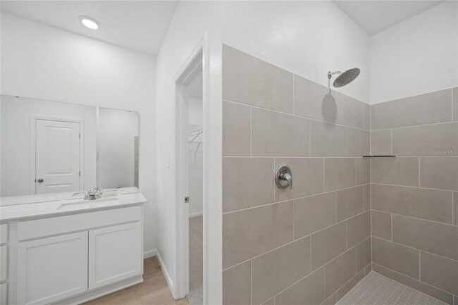 Building Photo - 5087 Loggia Ln