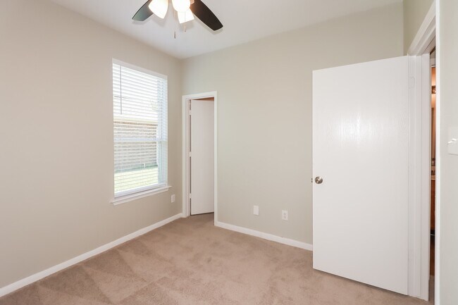 Building Photo - 11319 Sandermeyer Dr