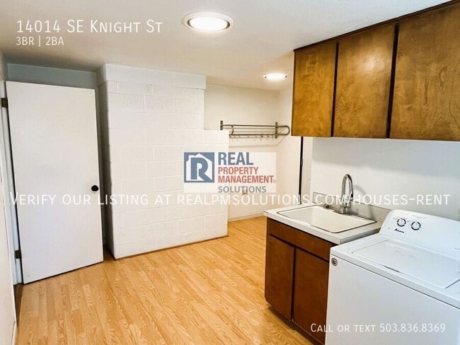Building Photo - 14014 SE Knight St