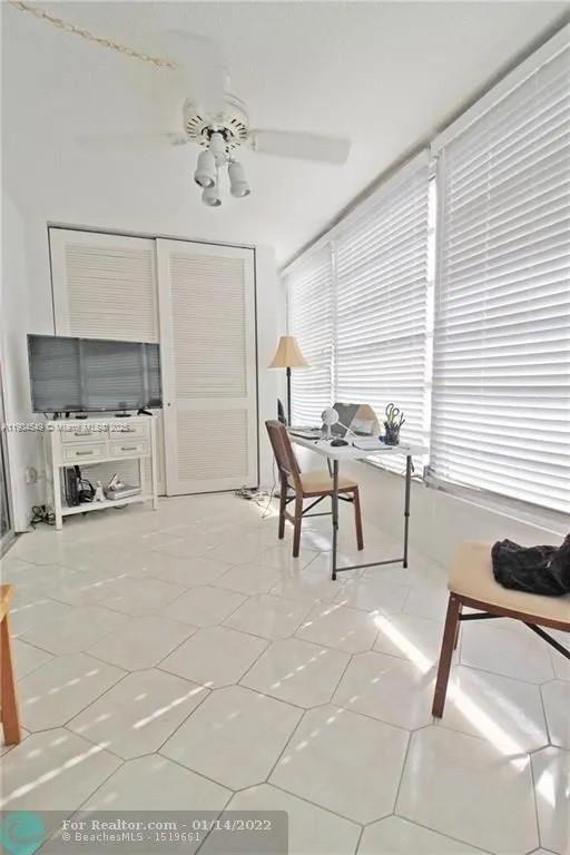 Building Photo - 4008 Berkshire A