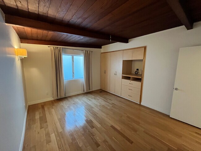 Bedroom - 625 S Catalina Ave