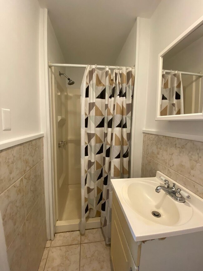 Primary Photo - 725 Washington St