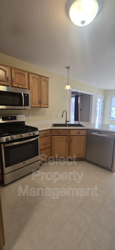 Building Photo - 2515 Sugar Tree Dr