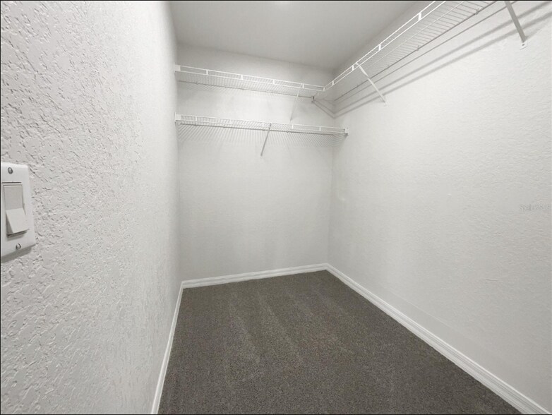 Building Photo - 2334 W Price Blvd