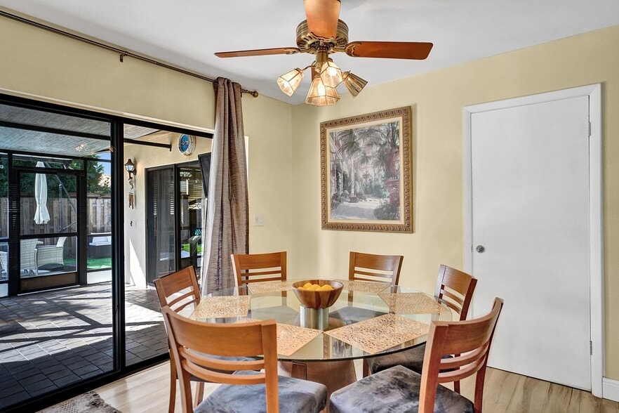 Building Photo - 2620 NE 19th St