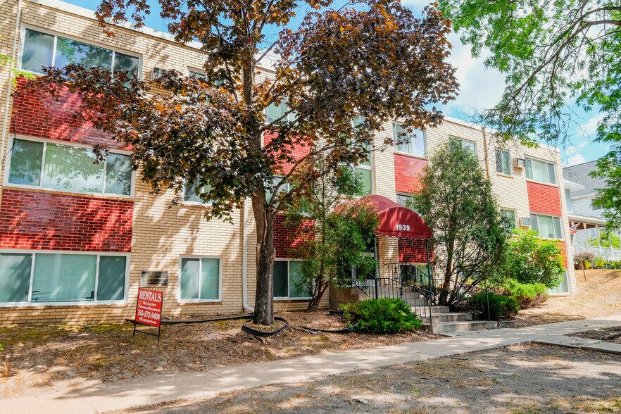 Marshall Place 1939 Marshall Ave Saint Paul MN 55104 Apartment Finder