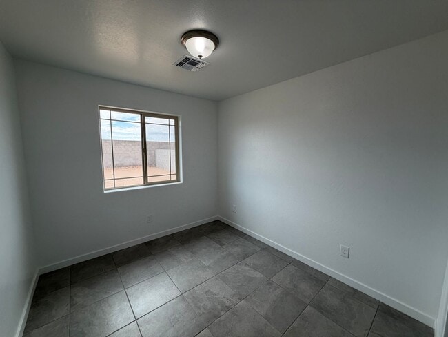 Building Photo - BRAND NEW 3 BEDROOM HOME!