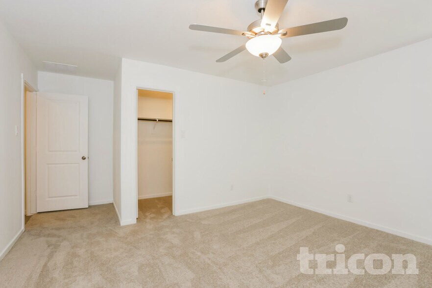 Building Photo - 15240 Dance Hall Dr