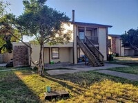 Building Photo - 1605 Drive A