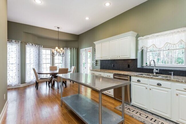 Building Photo - North Druid Hills Hidden Gem! 4Bed-4Bath, Hardwood Floors, Available NOW!
