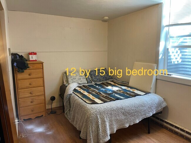 Building Photo - 1300 NE Williams St