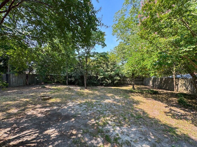 Building Photo - Charming 2 Bed 1.5 Bath Home in Haymount
