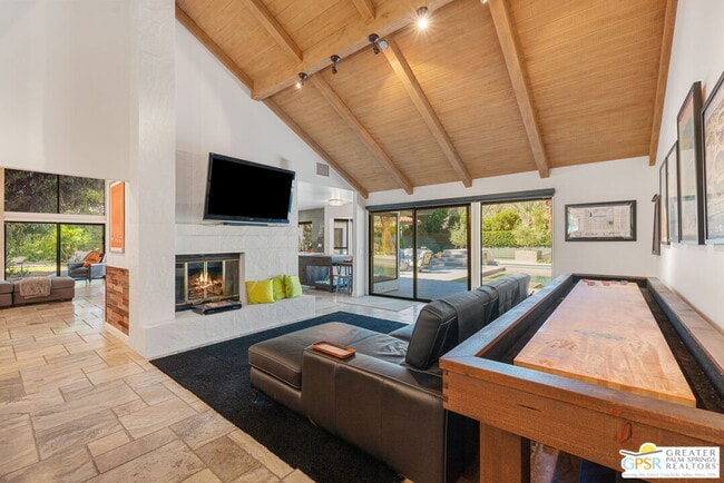 Building Photo - 40563 Desert Creek Ln