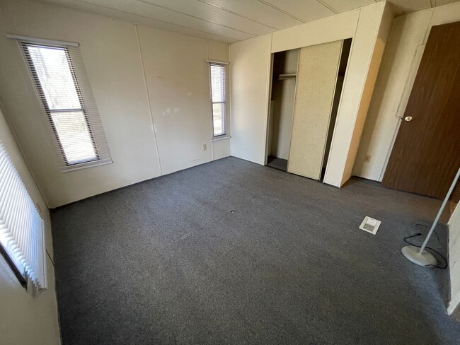 Building Photo - Two bedroom + Office mobile home in peacef...