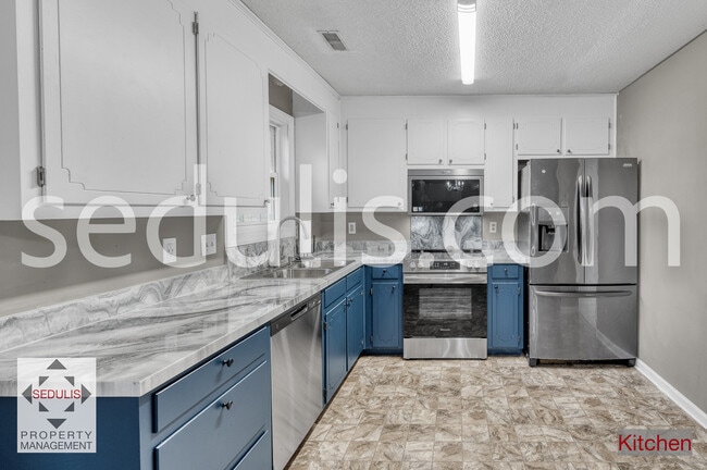 Building Photo - 6634 Bent Creek Dr